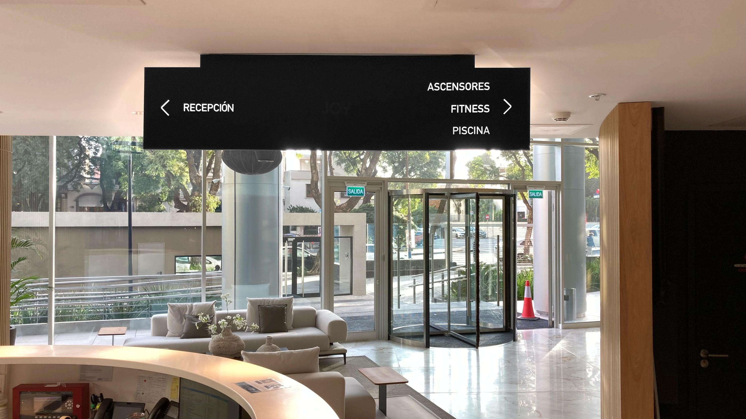 Torre JOY Montevideo — Identidad y sistema integral de señalética para una experiencia premium — imagen 3